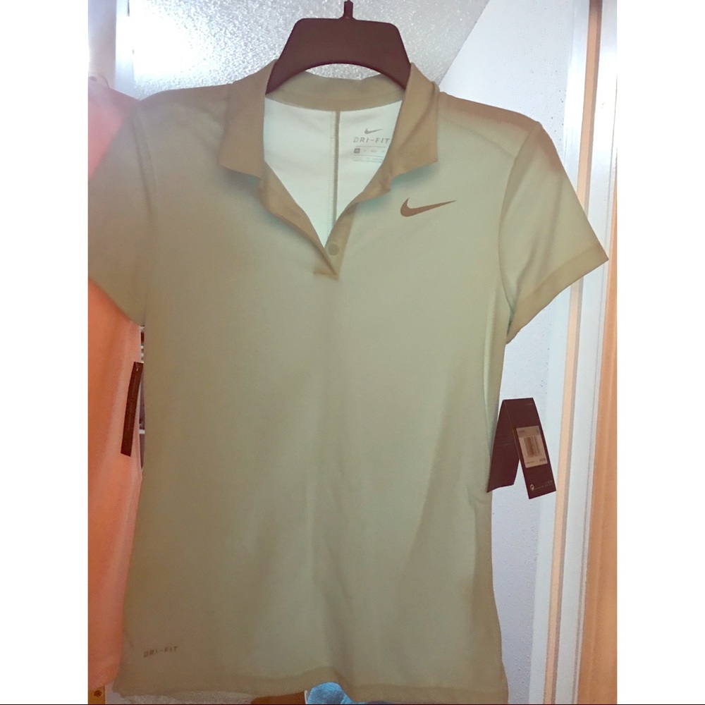 Women’s Nike Dry Fit Polo in baby blue